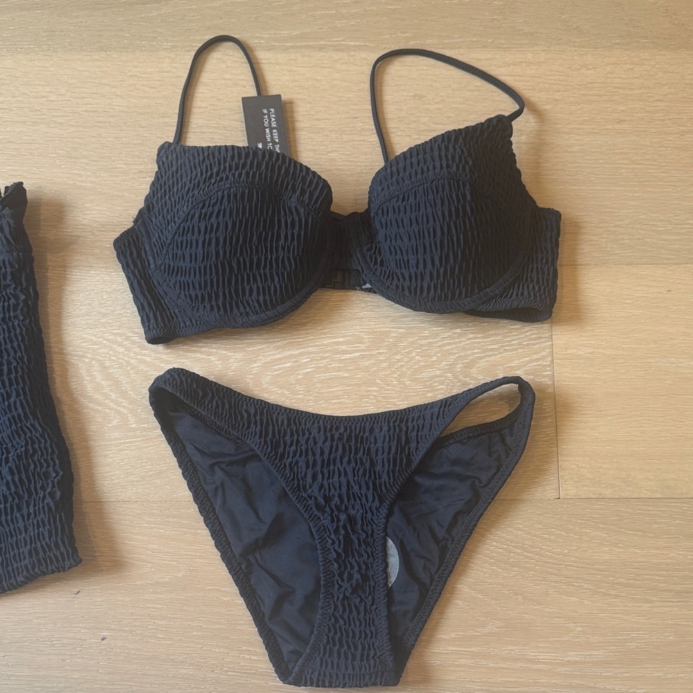 Triangl Swimwear Black Textured Bikini Small+ Top/ XS Bottom - Picture 2 of 5